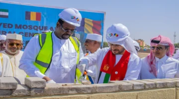 بشراكة إماراتية تشادية.. وضع حجر أساس مسجد الشيخ زايد والمركز الثقافي في أنجمينا